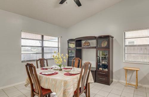 Davie House | Yard & Patio! Lakefront Family Escape in Sunrise