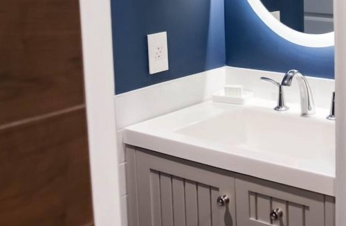 Marathon Resort | You Found it! Free Parking, Pets Allowed, Onsite Pool and Hot Tubs, Grill Area