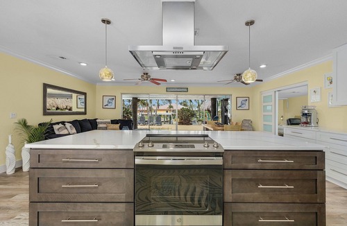 Yacht Club House | Your Finest Vacation!
