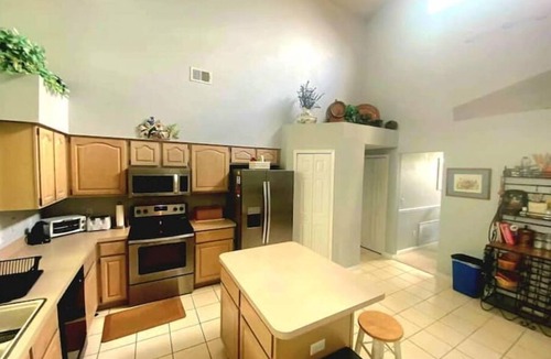 Boyette Springs House | Your Florida Oasis with an Int'l touch. Now accepting Snowbird reservations!