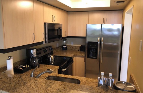 Coconut Grove House | Your Home Away From Home! 3 Amazing Suites with Full Kitchen! Onsite Pool!