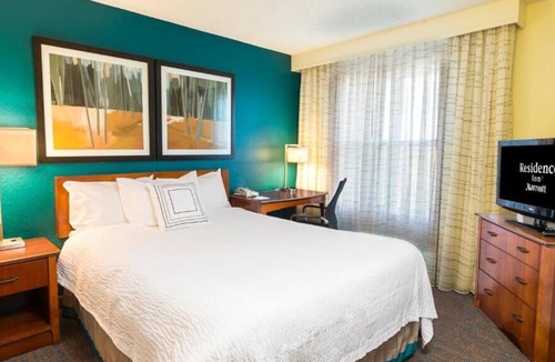 Lakeland House | Your Relaxing Getaway Awaits! 4 Comfortable Units, Pets Allowed, Near Adair Park