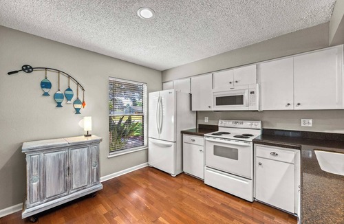 Gulf Gate Estates House | Your Slice of Paradise Near Siesta Key