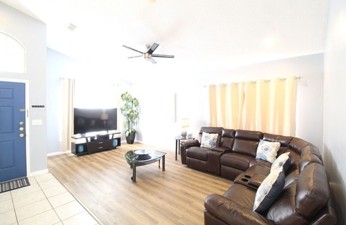 Creekside House | Zen 4 Bedroom Private Pool Home Minutes from Disney & Attractions!