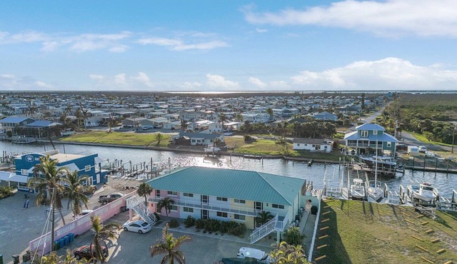1/1 Condo in St. James City! Boat Slip Included!