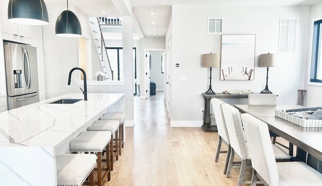 1 Block To The Beach -NEW House