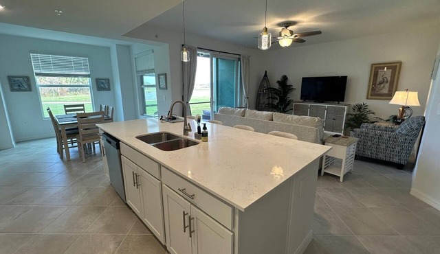 1 year old Wellen Park Luxury 2 bedroom Condo