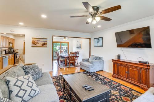 10 Mi to Beach! Group-Friendly Bayville Getaway