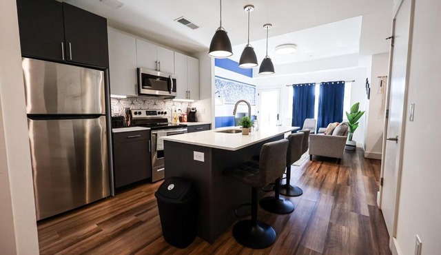 1BR Apt in Brewerytown Gym Balcony WD
