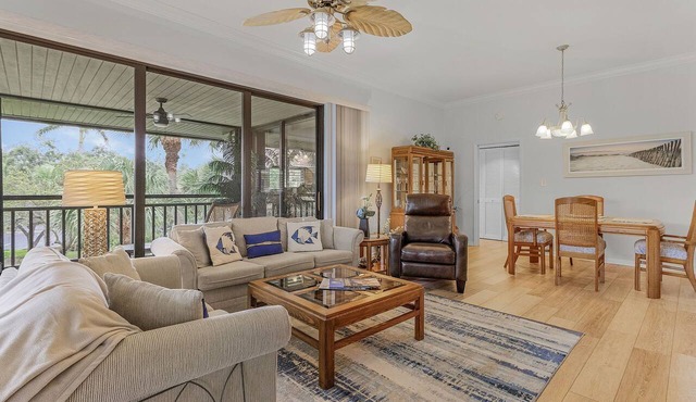 2/2 Corner Unit Condo in Bonita Bay! Large Lanai Space!