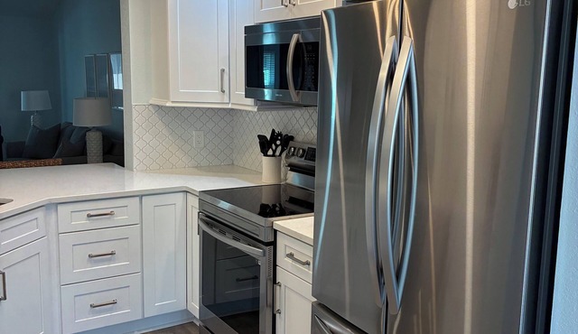 2-bed 2- bath charming condo in North Naples off Wiggins Pass in Naples