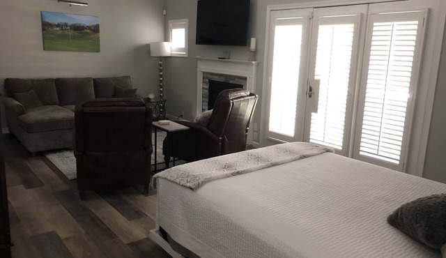 2 bed suite-type Norwich villa - spa & Mohegan Sun in Norwich
