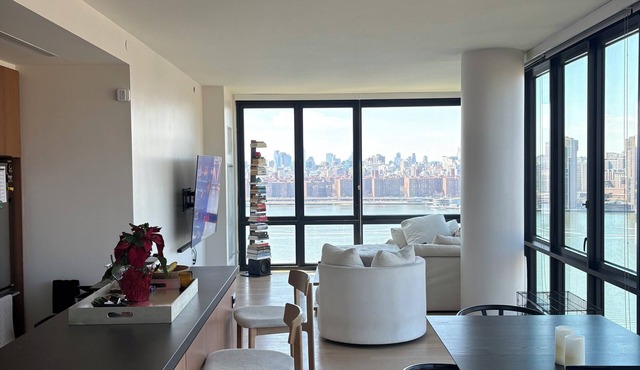 2-bedroom apartment in Greenpoint Brooklyn with stunning views