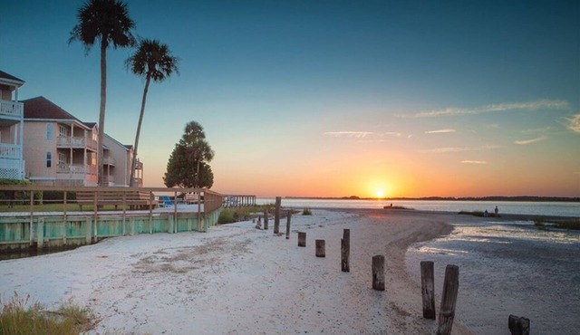 2 Bedroom Condo, Kitchen, Sleeps 6 on Edisto Beach, Wyndham Ocean Ridge Resort!