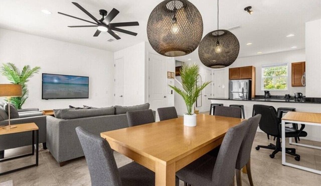 2 Bedrooms/2.5 Bathrooms/Regal Oaks (2634 CL)