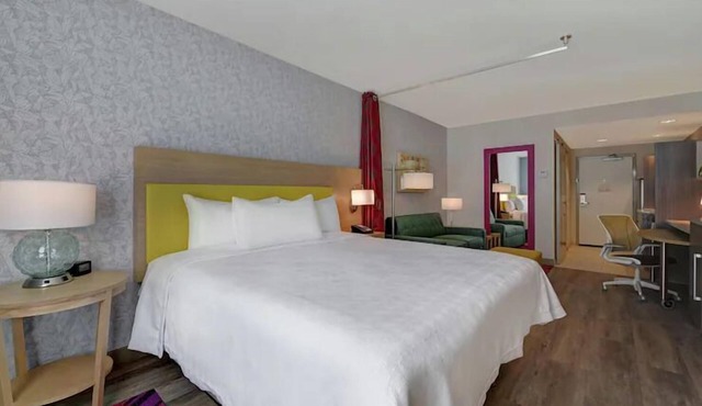 2 King Studios w/Breakfast & BBQ, 1.8mi Armory Art Center WPB Downtown Stay