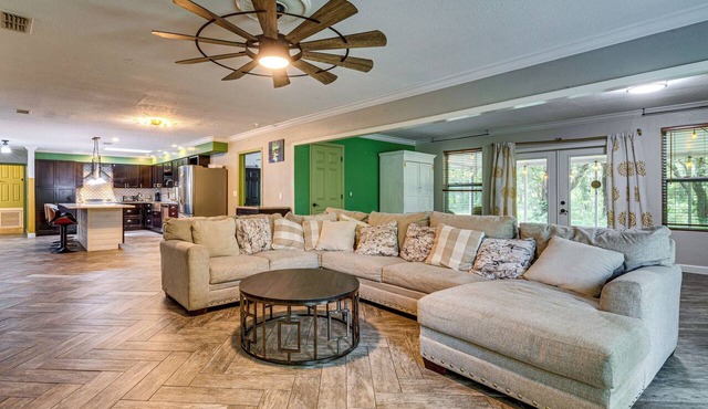 20 Mi to Universal Studios! Secluded 5-Acre Escape