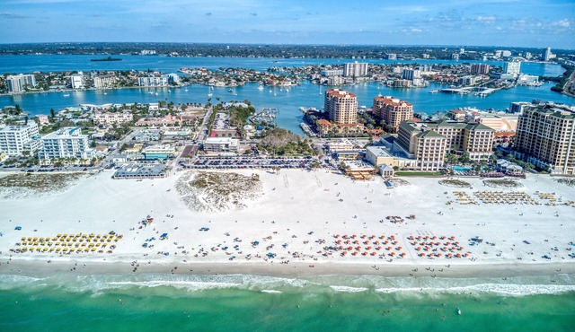 208, Water View-Clearwater Bch in 6 min, Pool/Gym