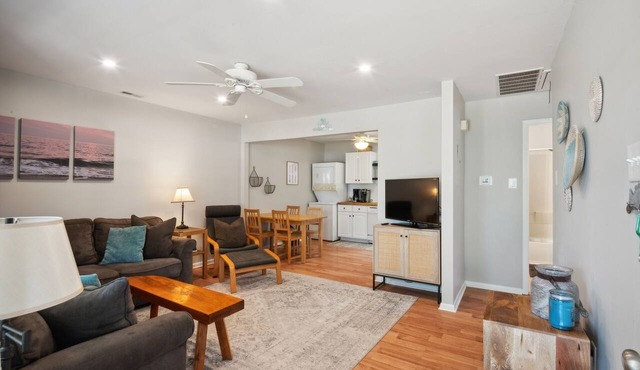 2BR Cape May Retreat - Yard, Beach & Parking