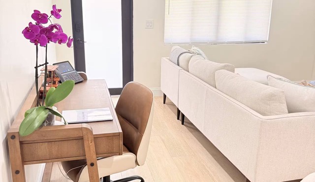 2BR Oakland Park Gem. Work & Relax. 30 Min to FIFA