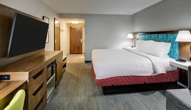 3.5 Miles to Marine Corps Air Station | Room for Two | Pet-Friendly Stay