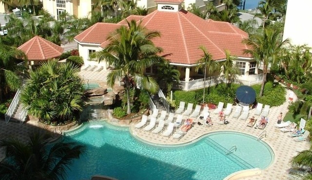 3 Bedroom Condo with Pool/Bay Views-short walk to Beach-High Speed WiFi