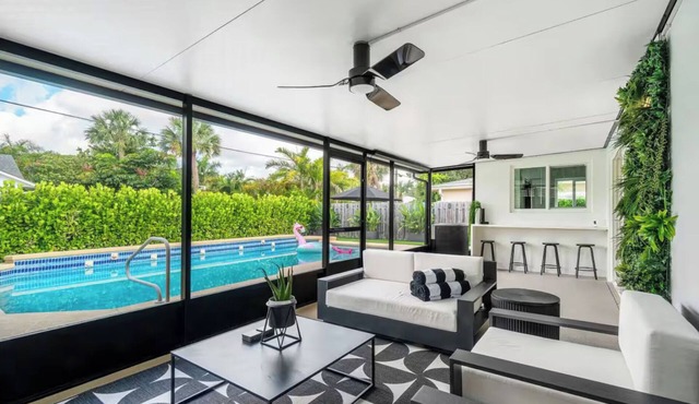 3-bedroom house w/pool, close to beach, and golf courses in Lake Worth Beach