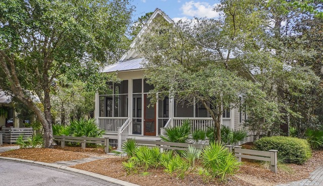 30A WaterColor Rental Steps to Pools, Beach Club, Shops, Restaurants + Bikes!