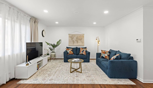 3BR Home Near NYC, King Bed, Private Parking, Near MetLife Stadium