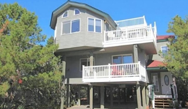 4 Bedroom Ocean Side Home in Barnegat Light!