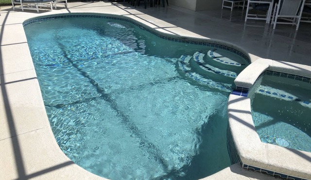 4 Bedroom Pool Home withSpa/Lanai/Game Room. Close to the Attractions