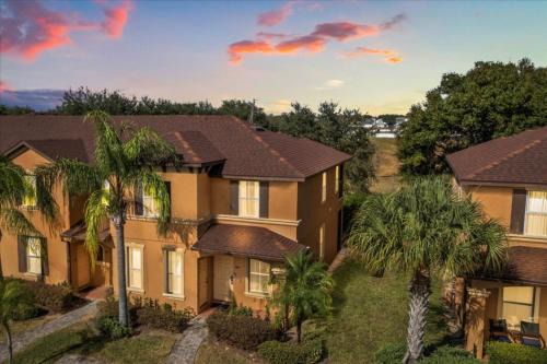 4 Bedrooms 35 Bathrooms Regal Palms 606 Ca