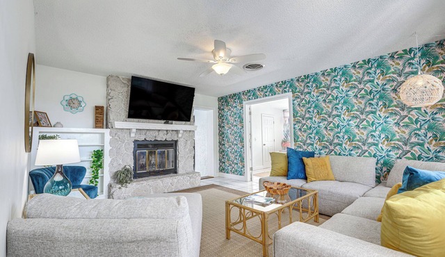 4 Mi to Jensen Beach Park: Family Home w/Pool!