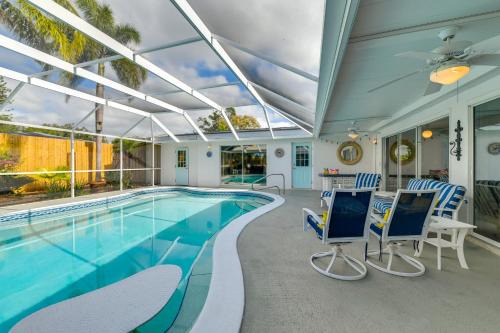 4 Mi to Siesta Key Beach! Home w/Backyard Oasis