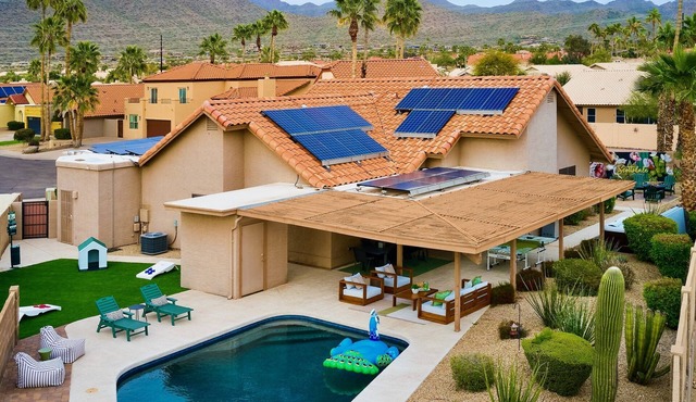 4B/4B/3Masters! $100k+Resort Yard: HeatedPool+HotTub+BBQ+FirePit+Gym+EV Charger in Scottsdale