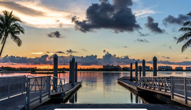 5 Min to Beach, Private 4-Unit Building