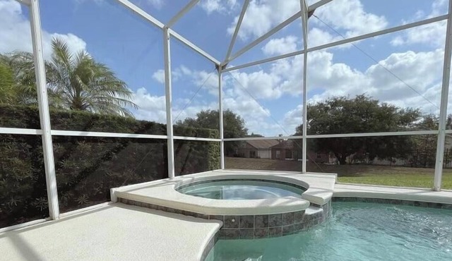 556 - Gorgeous Home With Pool & Spa. Not Overlooked At Rear