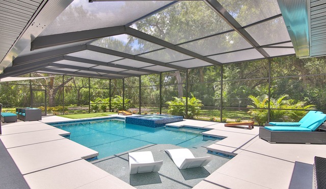 6 Bed 4 Bath Home Heated Pool Spa & Golf Simulator