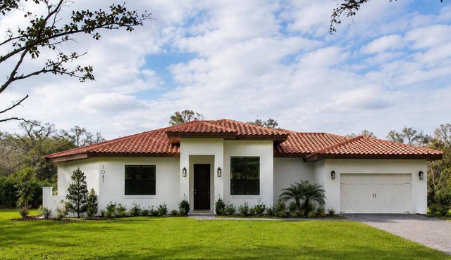 6 bed room, 3 bathroom, Private Pool/Spa Villa in Lithia