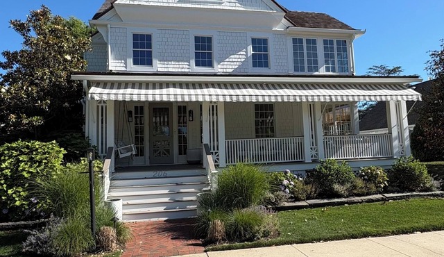 6BR w pool/back house in Spring Lake - 2 blocks to beach 2 blocks to downtown