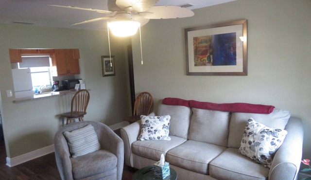 A Cozy Home Near I-4, Lakeland hospital, cancer center ＆ Joker Marchant Stadium