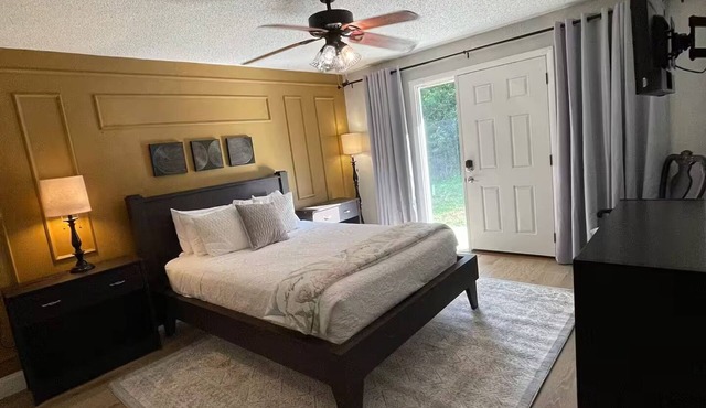 A Mini Suite Near It All: Chic and Convenient