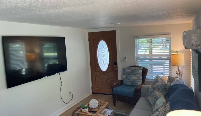 A/Quaint 1-bedroom bungalow with AC in Punta Gorda/Port Charlotte