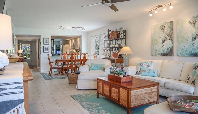 ABBEY ON THE LAKE 2B/2B + DEN FABULOUS WATERFRONT NAPLES CONDO!