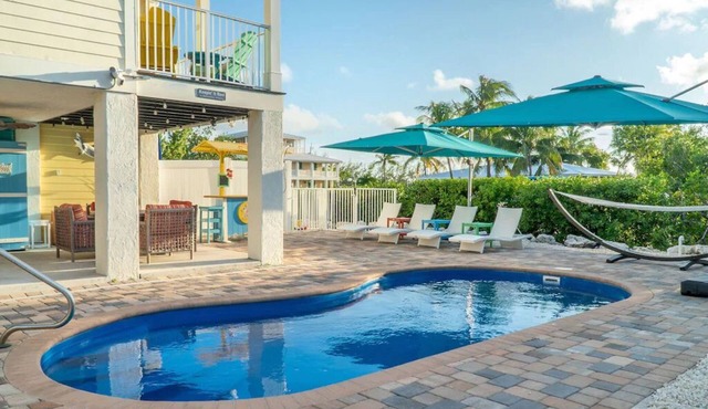 Absolutely Perfect! Reel Vacation Villa w/Pool, Dock, Close to Beach w/Extras!