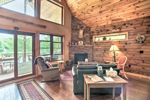 Adirondack Cabin on Peaceful Lake Near Glenfield!