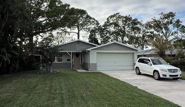 Amazing 3-bedroom house brand new renovation quiet neighborhood enclosed porch