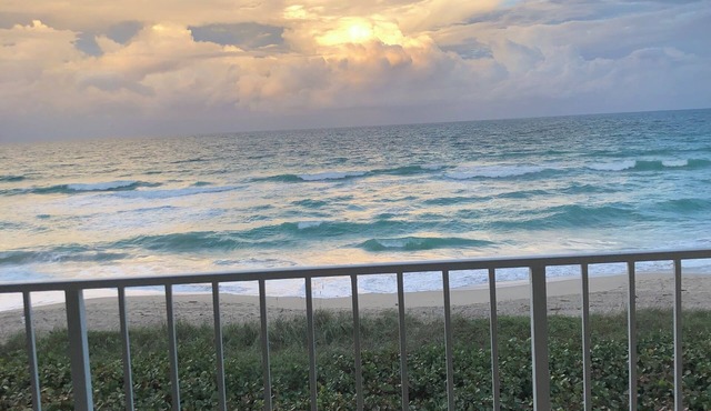 Amazing Beachfront Condo