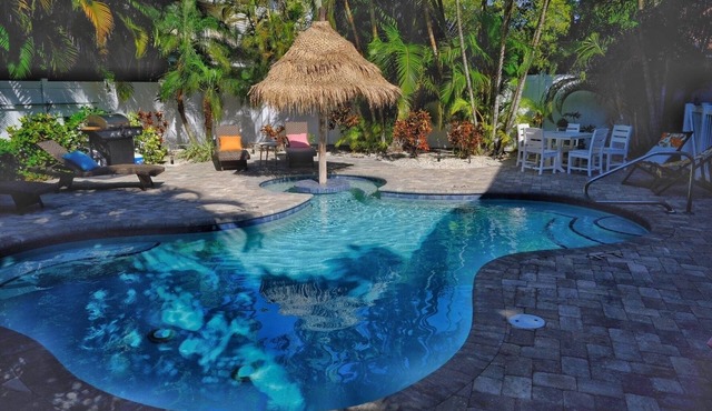 AMI Ohana Beach Resort A with fabulous salt pool!