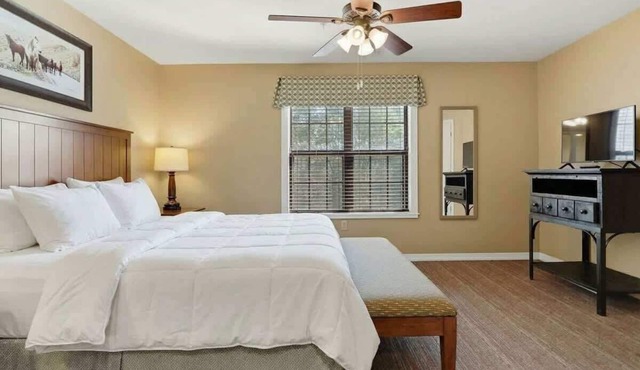 Apple Mountain Resort | Serene 2BR Retreat